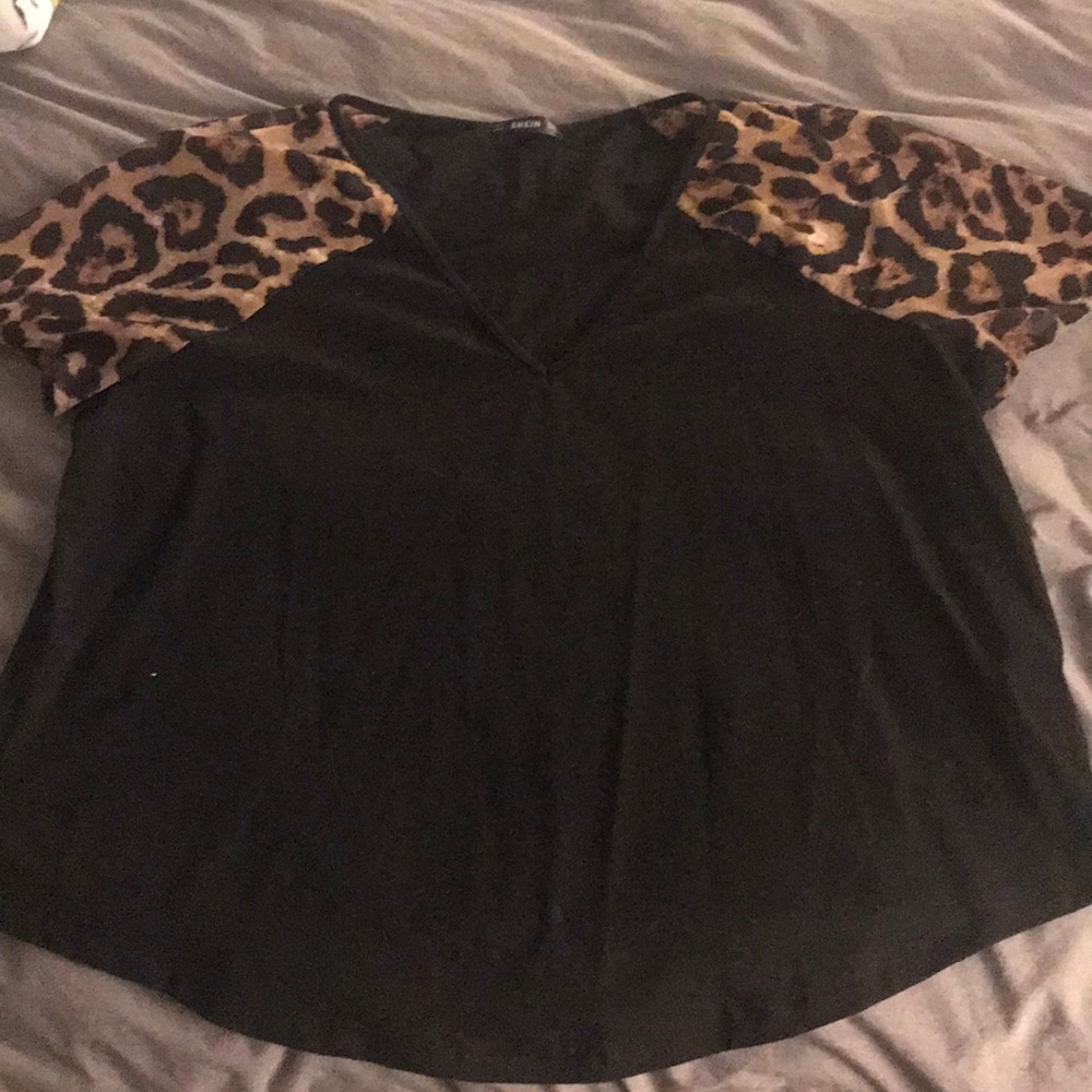 ⭐️NWOT SHEIN Leopard Short Sleeve V Neck -Size 0XL